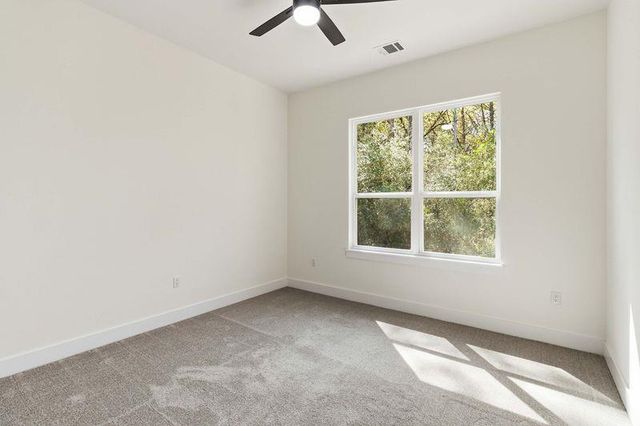 120 Anahulu LN, Bastrop, TX 78602