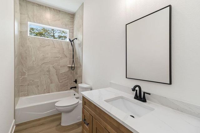 120 Anahulu LN, Bastrop, TX 78602