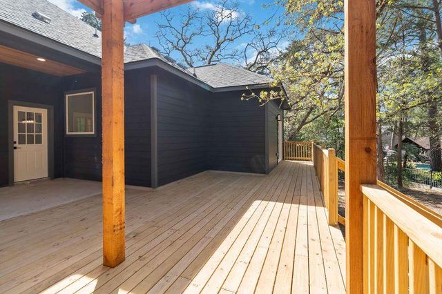 120 Anahulu LN, Bastrop, TX 78602