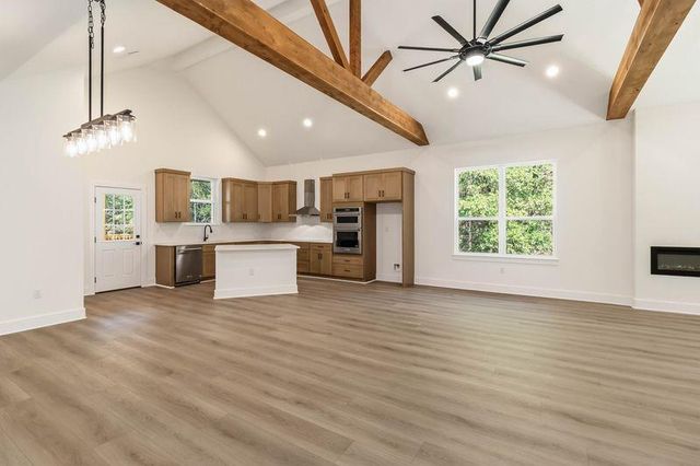 120 Anahulu LN, Bastrop, TX 78602