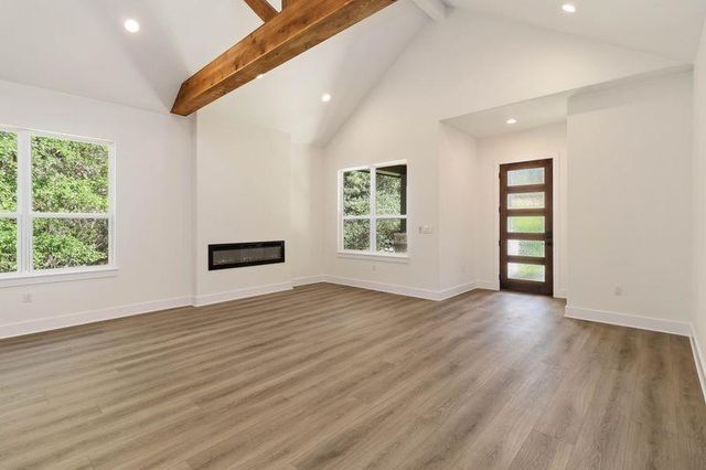 120 Anahulu LN, Bastrop, TX 78602