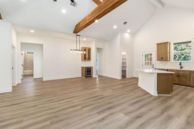 120 Anahulu LN, Bastrop, TX 78602