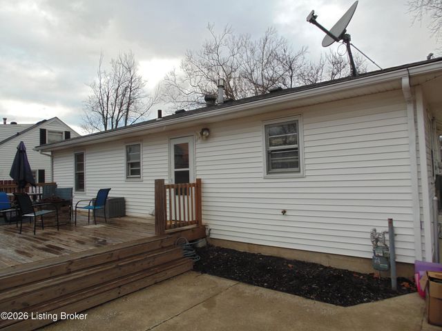 1104 Lone Oak Ave, Louisville, KY 40219