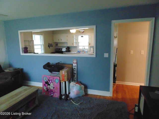 1104 Lone Oak Ave, Louisville, KY 40219