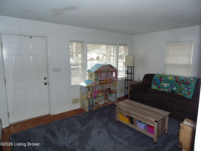 1104 Lone Oak Ave, Louisville, KY 40219