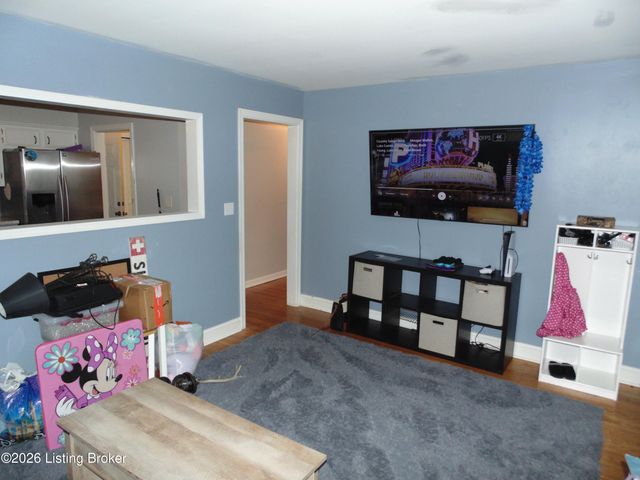 1104 Lone Oak Ave, Louisville, KY 40219