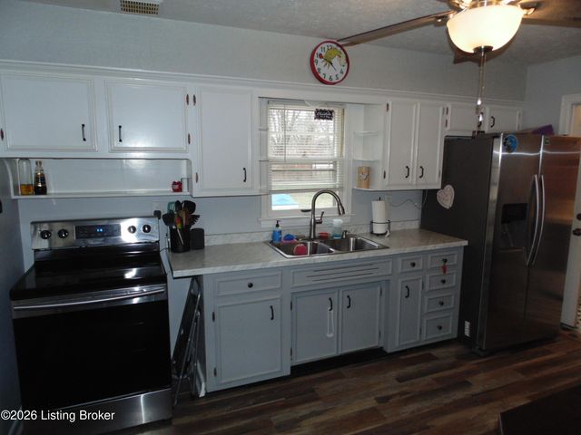 1104 Lone Oak Ave, Louisville, KY 40219