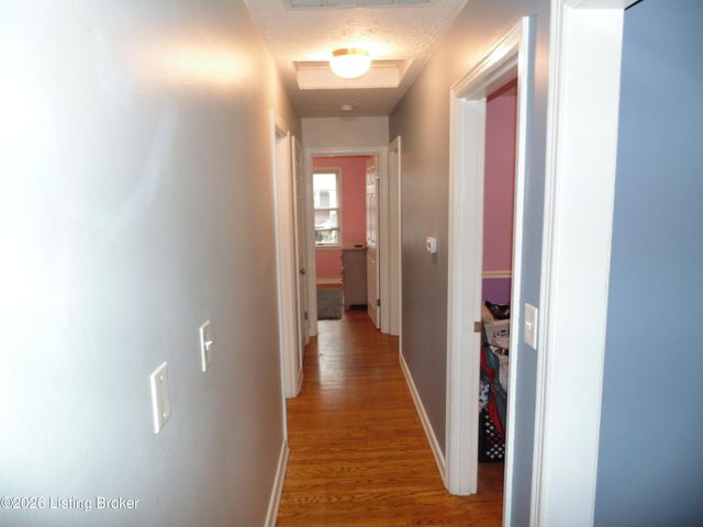 1104 Lone Oak Ave, Louisville, KY 40219