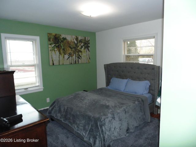 1104 Lone Oak Ave, Louisville, KY 40219