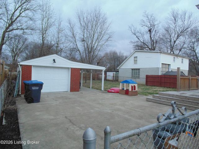 1104 Lone Oak Ave, Louisville, KY 40219