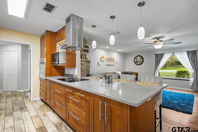 106 E Archer Dr, White Oak, TX 75693