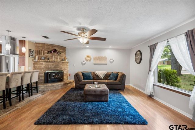 106 E Archer Dr, White Oak, TX 75693