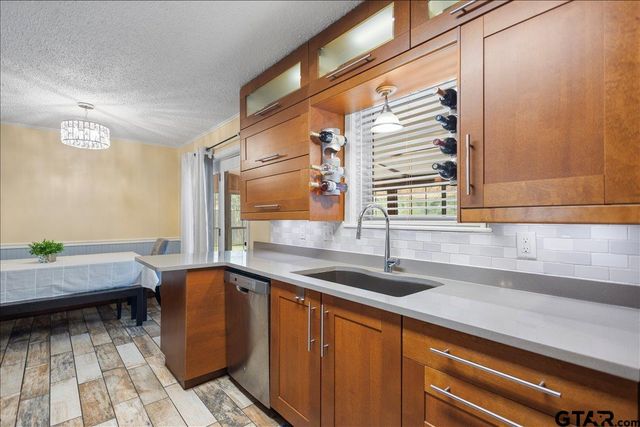 106 E Archer Dr, White Oak, TX 75693