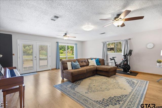 106 E Archer Dr, White Oak, TX 75693