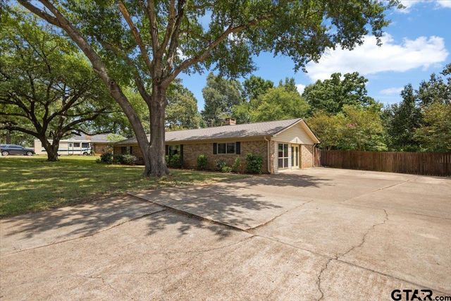 106 E Archer Dr, White Oak, TX 75693