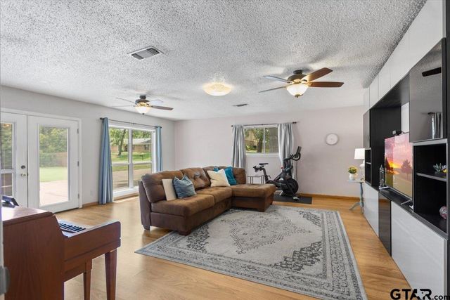 106 E Archer Dr, White Oak, TX 75693