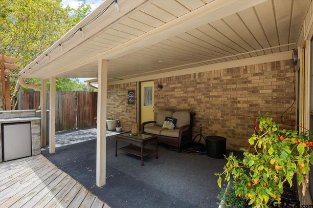 106 E Archer Dr, White Oak, TX 75693