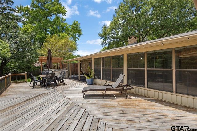 106 E Archer Dr, White Oak, TX 75693