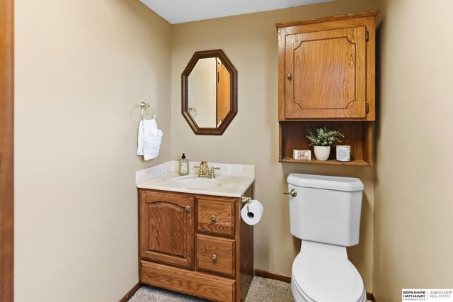 9472 Weir Street, Omaha, NE 68127