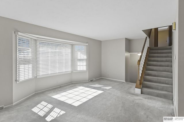 9472 Weir Street, Omaha, NE 68127