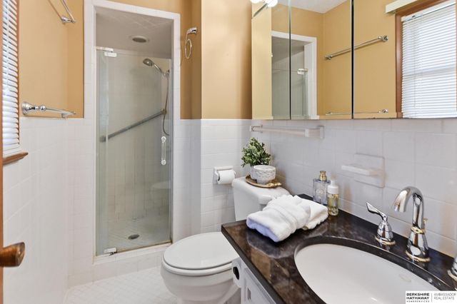 9472 Weir Street, Omaha, NE 68127