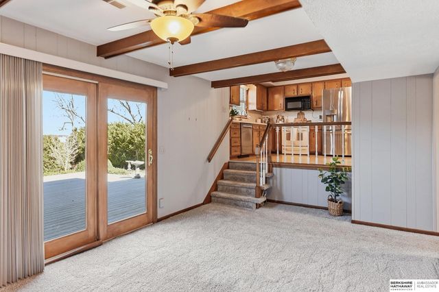 9472 Weir Street, Omaha, NE 68127