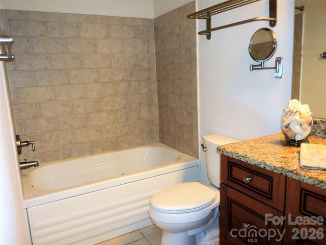 300 W 5th Street 639, Charlotte, NC 28202