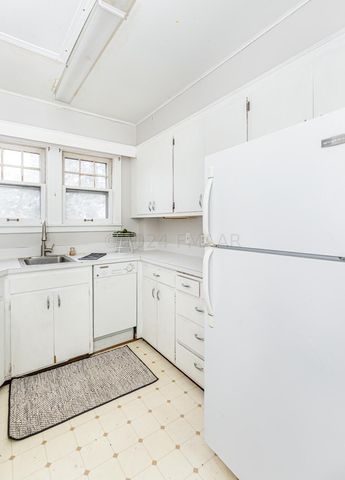 1454 10TH Street N, Fargo, ND 58102