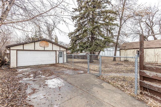 1454 10TH Street N, Fargo, ND 58102