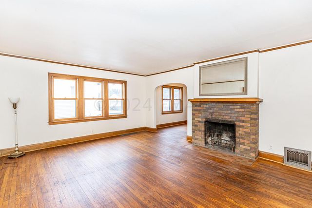 1454 10TH Street N, Fargo, ND 58102