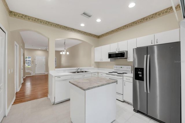 6737 LAKE ROCHESTER LANE, Gibsonton, FL 33534