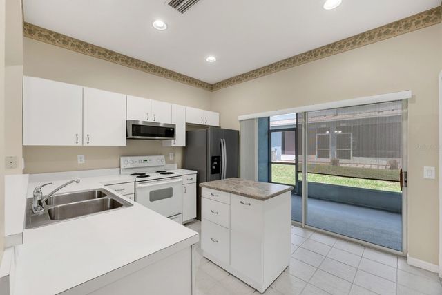 6737 LAKE ROCHESTER LANE, Gibsonton, FL 33534