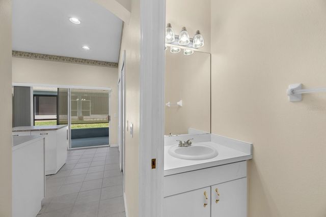 6737 LAKE ROCHESTER LANE, Gibsonton, FL 33534