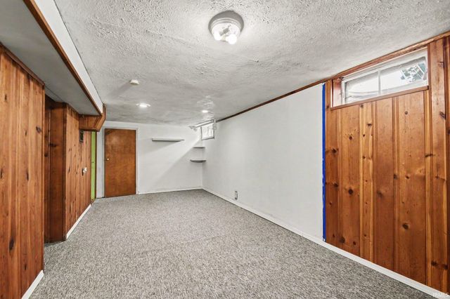 5015 Bloomfield Place, South Bend, IN 46619
