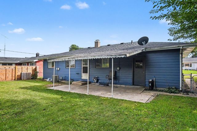 5015 Bloomfield Place, South Bend, IN 46619