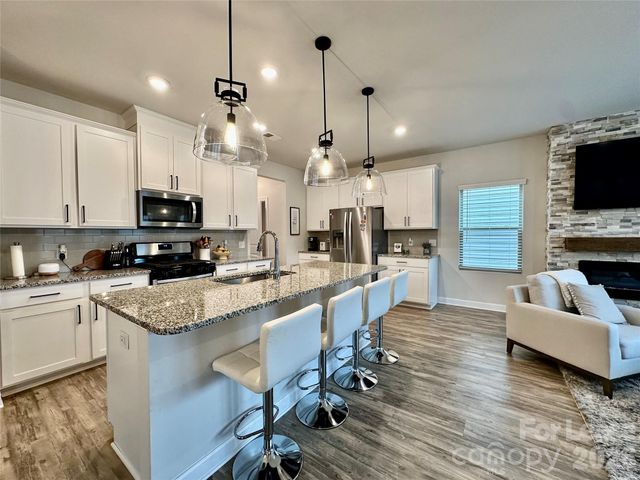 6212 Hailstone Road, Charlotte, NC 28215