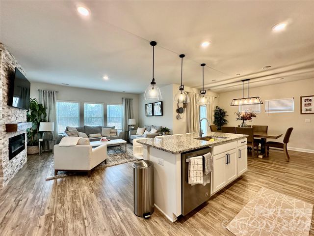 6212 Hailstone Road, Charlotte, NC 28215