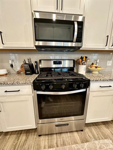 6212 Hailstone Road, Charlotte, NC 28215