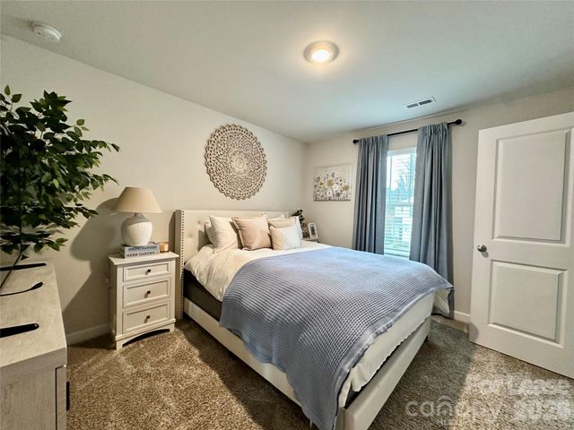 6212 Hailstone Road, Charlotte, NC 28215