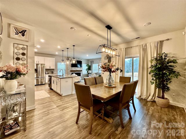 6212 Hailstone Road, Charlotte, NC 28215