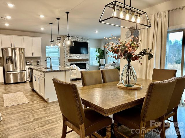 6212 Hailstone Road, Charlotte, NC 28215