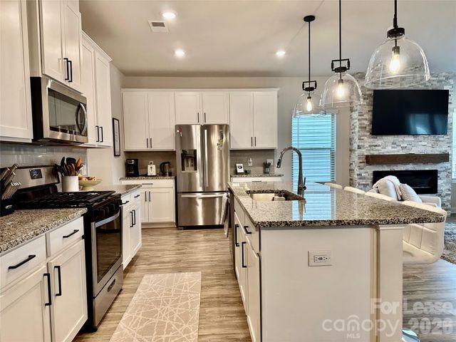 6212 Hailstone Road, Charlotte, NC 28215