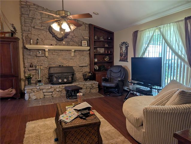 1307 Pine Street, Rogers, AR 72758