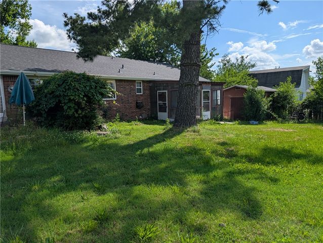 1307 Pine Street, Rogers, AR 72758
