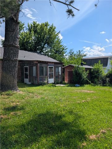 1307 Pine Street, Rogers, AR 72758