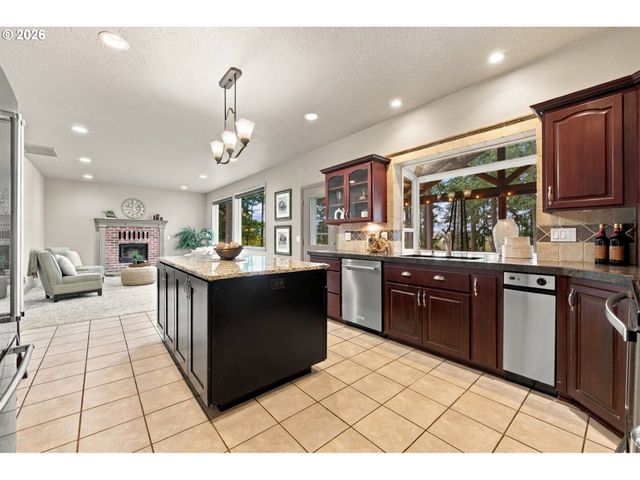 85520 APPLETREE Ct, Eugene, OR 97405