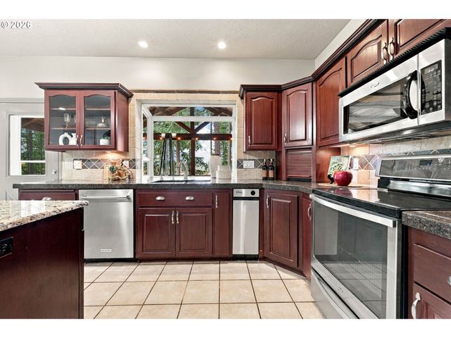 85520 APPLETREE Ct, Eugene, OR 97405