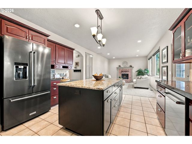85520 APPLETREE Ct, Eugene, OR 97405