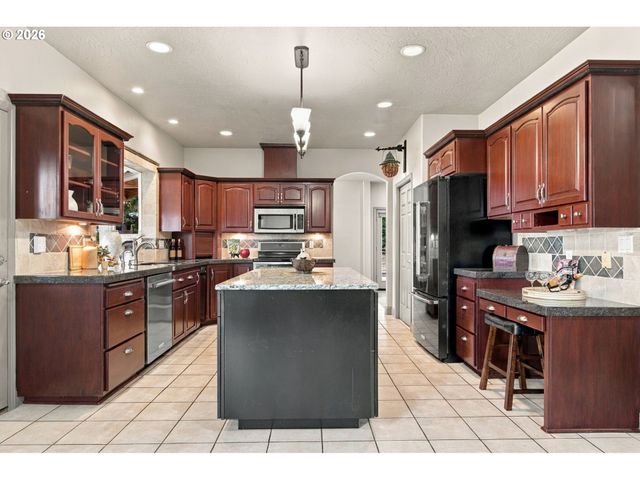 85520 APPLETREE Ct, Eugene, OR 97405