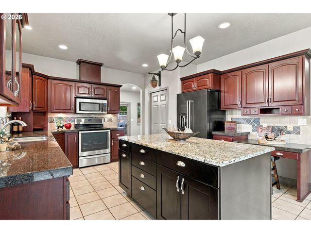 85520 APPLETREE Ct, Eugene, OR 97405